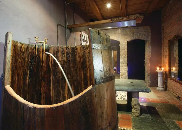 Cascina Del Monastero * Ла Морра